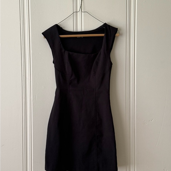 Elegant Black Mini Dress - Picture 1 of 1